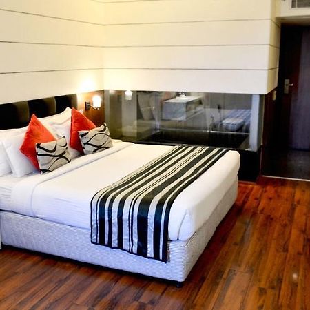 Hotel Gk International Chandīgarh Eksteriør billede